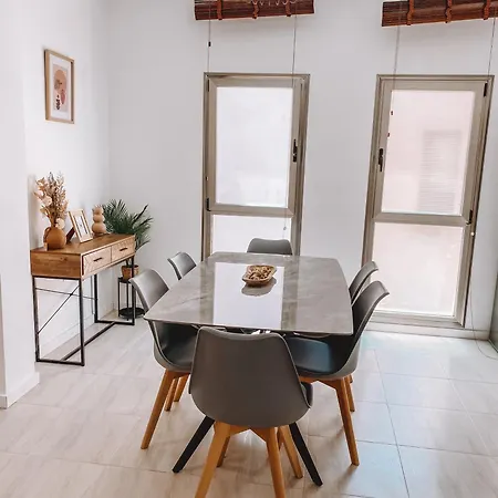 Summer Breeze Apartment *